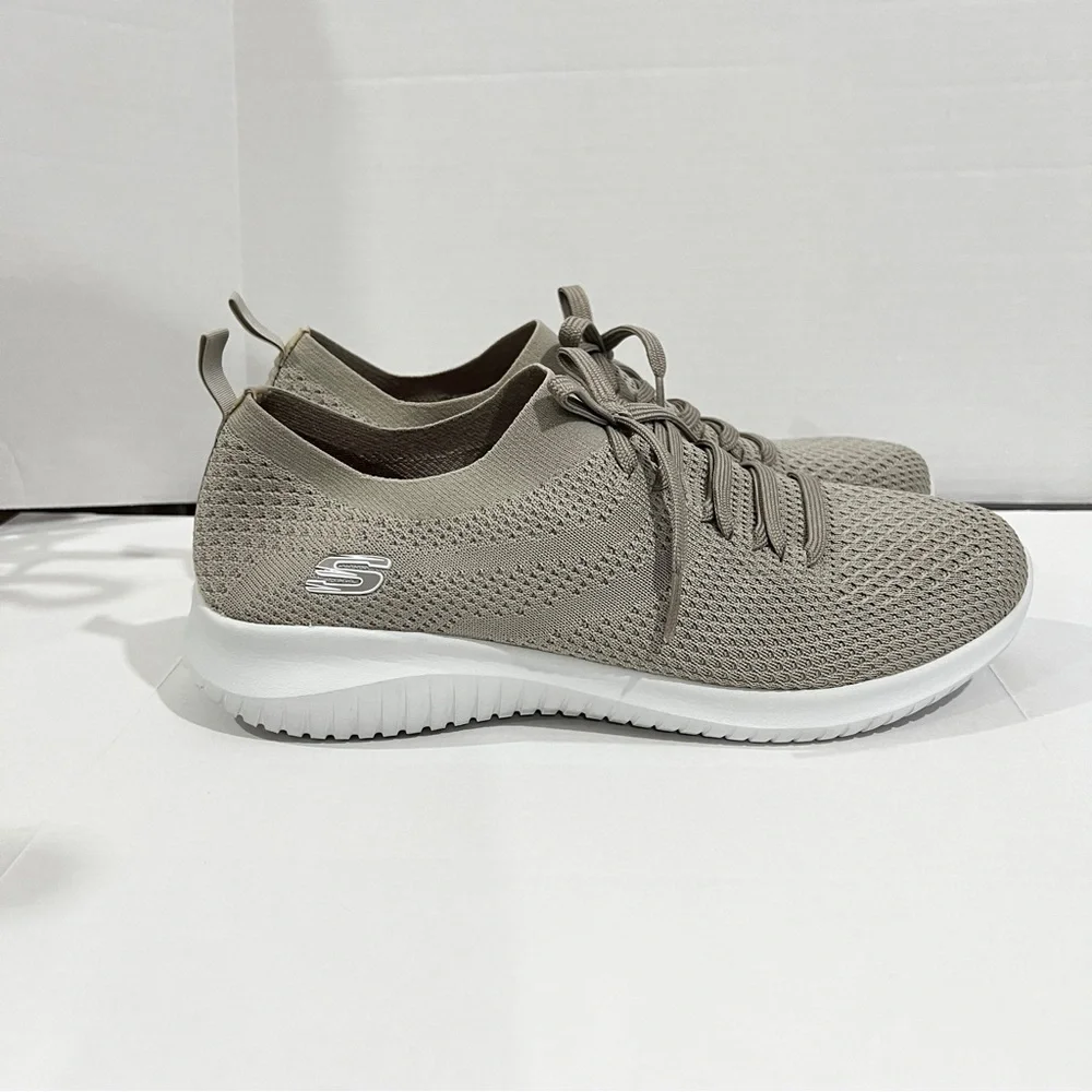 Sketchers Ultra Flex Slip On Light Beige Tan Knit Slip-On Size 10 Lightweight - Picture 1 of 10